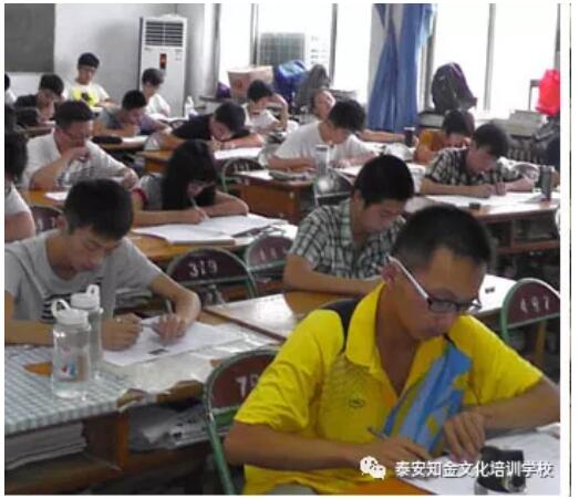 我校夏季高考复读班免费试听课开课了！